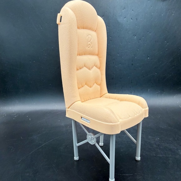 Mattel 2015 Barbie Doll Pop-Up Camper RV Replacement Tan Chair And White Table - Picture 5 of 12